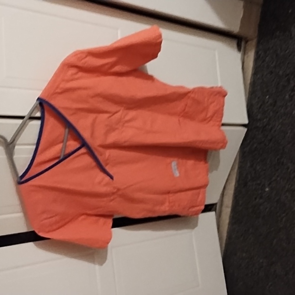 Size m orange scrub shirt - Picture 2 of 3